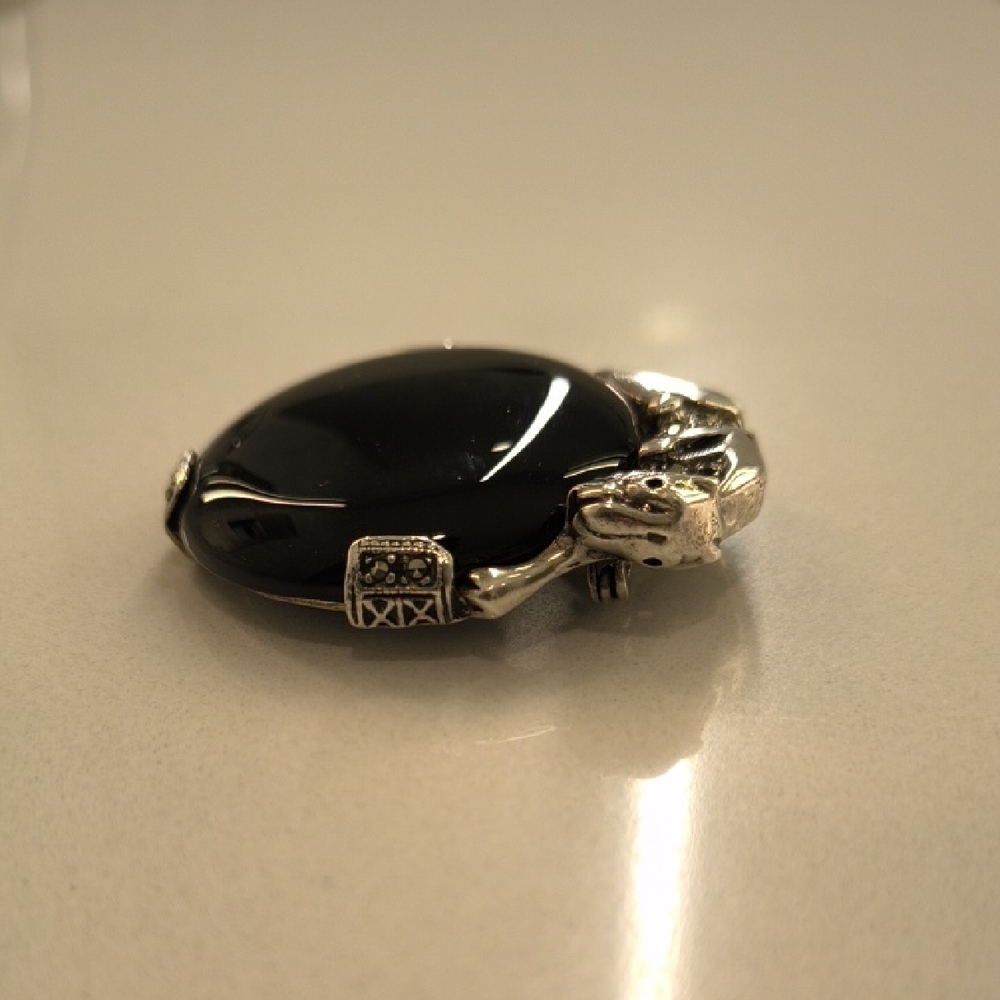 Vintage .925 Sterling, Onyx, & Marcasite Panther Brooch Or Pendant - Picture 14 of 17